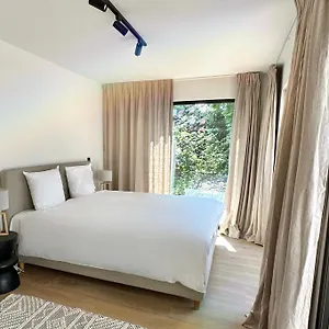 https://apt-luxury-with-cosy-garden.hotelsghent.com